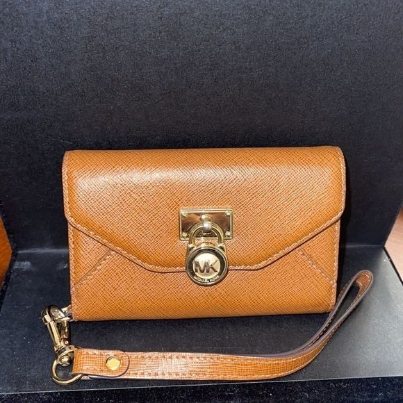 MICHAEL Michael Kors | Bags | Michael Kors Small Wristlet  NWT Michael Kors small wallet Wrislet clutch